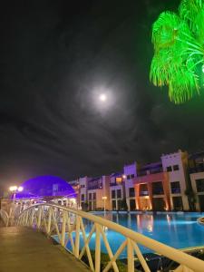 Titanic Palace - Families and Couples only - 31