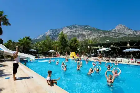 Larissa Inn - 1