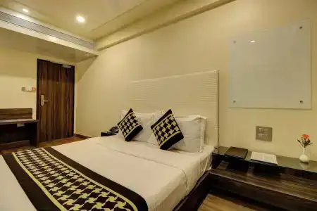 Mumbai House-Juhu - 25