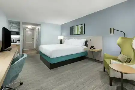 Drury Inn & Suites - 12