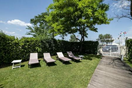 Le Rose Suite - 49