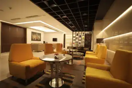 Holiday Inn Mumbai International Airport, An Ihg - 4