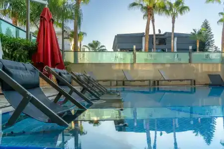 Laren Family & Spa - Boutique Class - 36