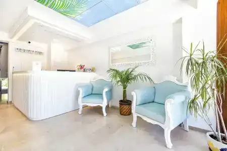 Princess Kinli Suites - 37