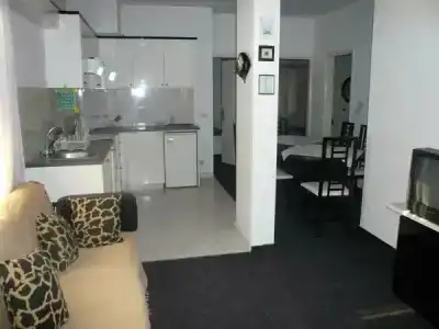 Greenfields Country Club - 8