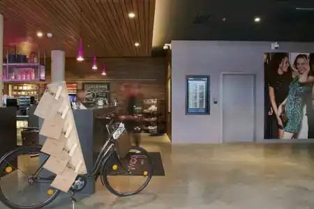 Moxy Frankfurt Airport - 19