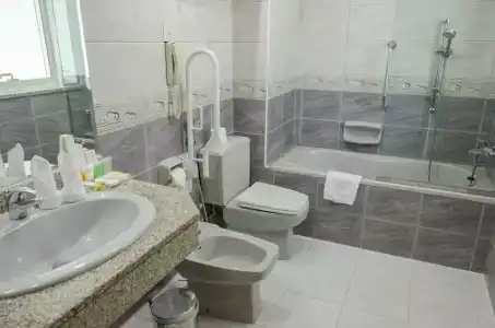Avenue Dubai - 25
