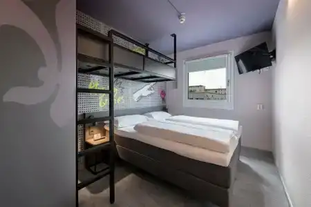 Felix Darmstadt - 22