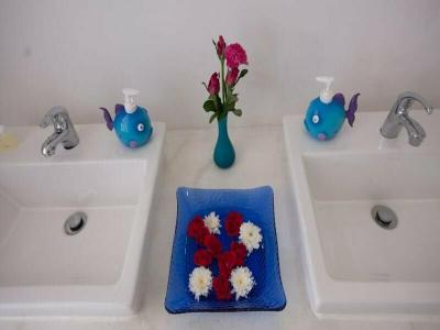 Laemsing Whitehouse - 23