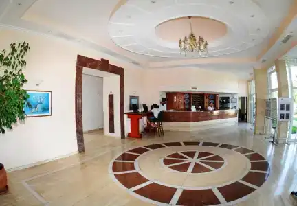 Denizkizi & Denizkizi Royal Seafront Resort & Restaurant & Beach Club - 4