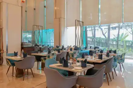 Holiday Inn Mumbai International Airport, An Ihg - 18