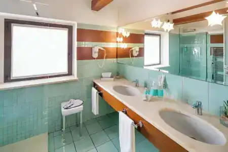 Grand Diana Majestic - 32