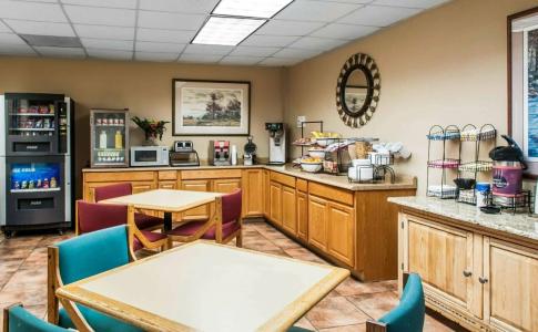 Rodeway Inn East - 40