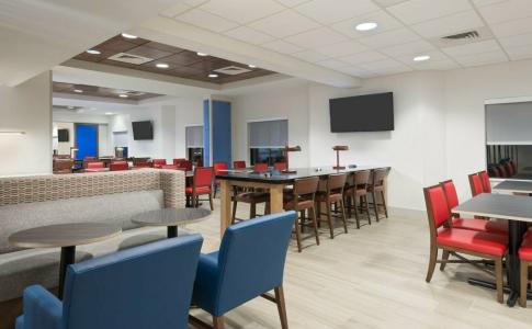 Holiday Inn Express & Suites - Nearest Universal Orlando, an IHG - 72