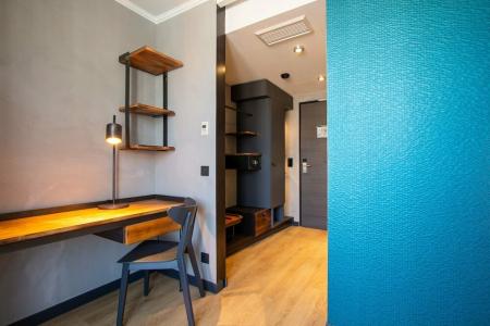 Unsöld's Factory - 40