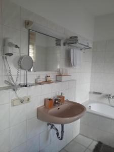 Stadtam Adenauerplatz - 9