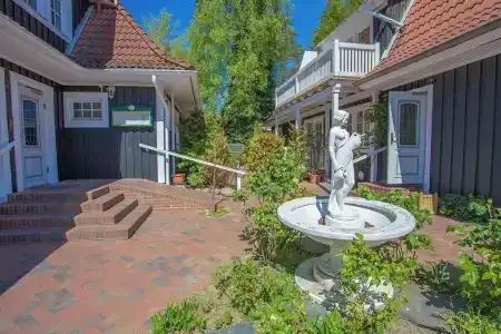 Im Schwedischen Hof - 2