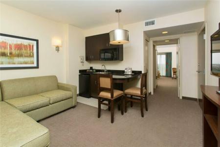 Ramada Plaza Resort & Suites By Wyndham Orlando International Drive - 34