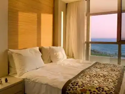 Ramada & Suites by Wyndham Netanya - 30