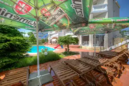 Alekta - Free Parking - 20