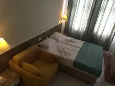 Cleopatra King Apart - 61