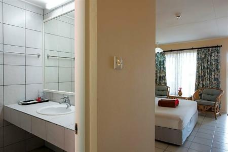 Holiday Island Resort - 5
