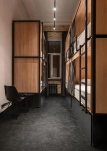 Globe Runner & Hostel - 19