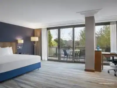 Hilton Istanbul Bosphorus - 59