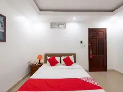 Reddoorz Plus Near Cau Giay Park - 14