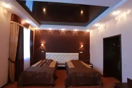 Губернский - 80