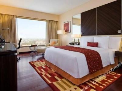 Courtyard by Marriott Mumbai International Airport - 81