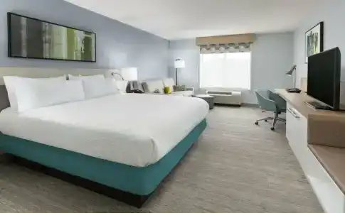 Drury Inn & Suites - 39
