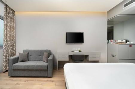 Ramada & Suites by Wyndham İstanbul Ataköy - 34