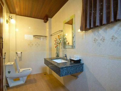 Bueng Bua Thong - 47