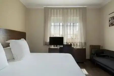 Astoria - 4