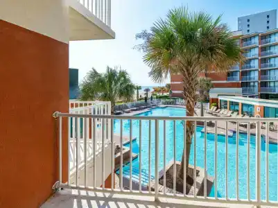 Holiday Inn & Suites North Beach, An Ihg - 9