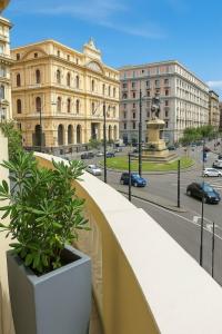 Piazza Bovio 22 - 37