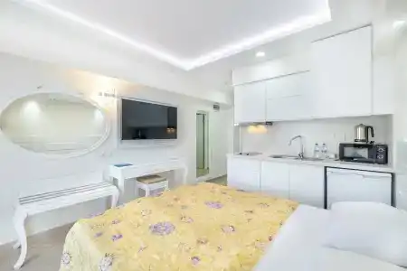 Princess Kinli Suites - 25