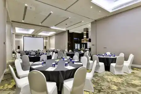 Radisson Blu Plaza Bangkok - Sha Extra Plus Certified - 35