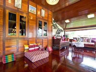 Bueng Bua Thong - 44