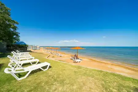 Золотые Пески - 4