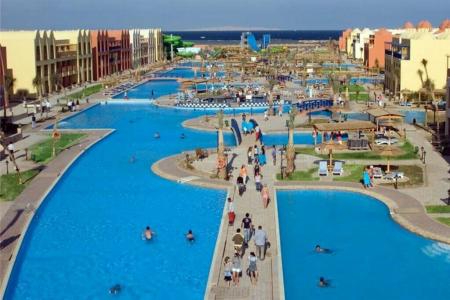 Titanic Palace - Families and Couples only - 14