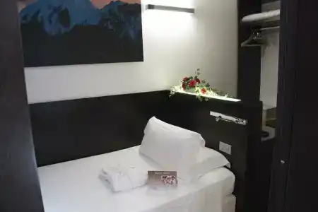 Card International - 24