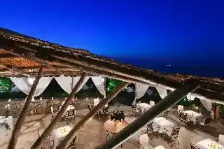 Capri Inn - 8