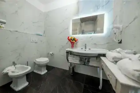 Grand & des Anglais Spa - 14