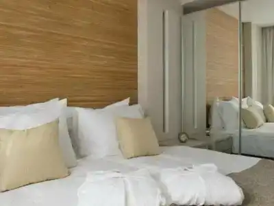 Ramada & Suites by Wyndham Netanya - 43