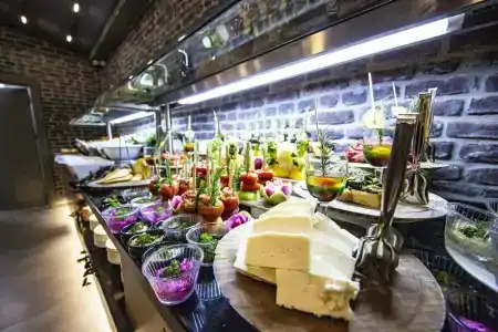 Laren Family & Spa - Boutique Class - 9