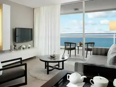 Ramada & Suites by Wyndham Netanya - 44