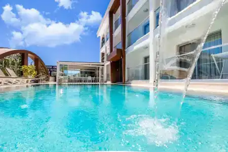 Princess Kinli Suites - 42