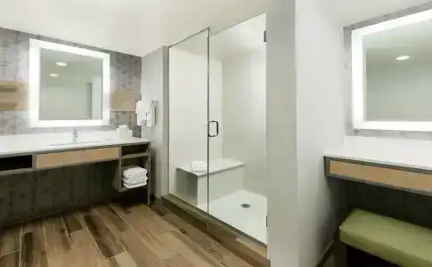 Drury Inn & Suites - 45